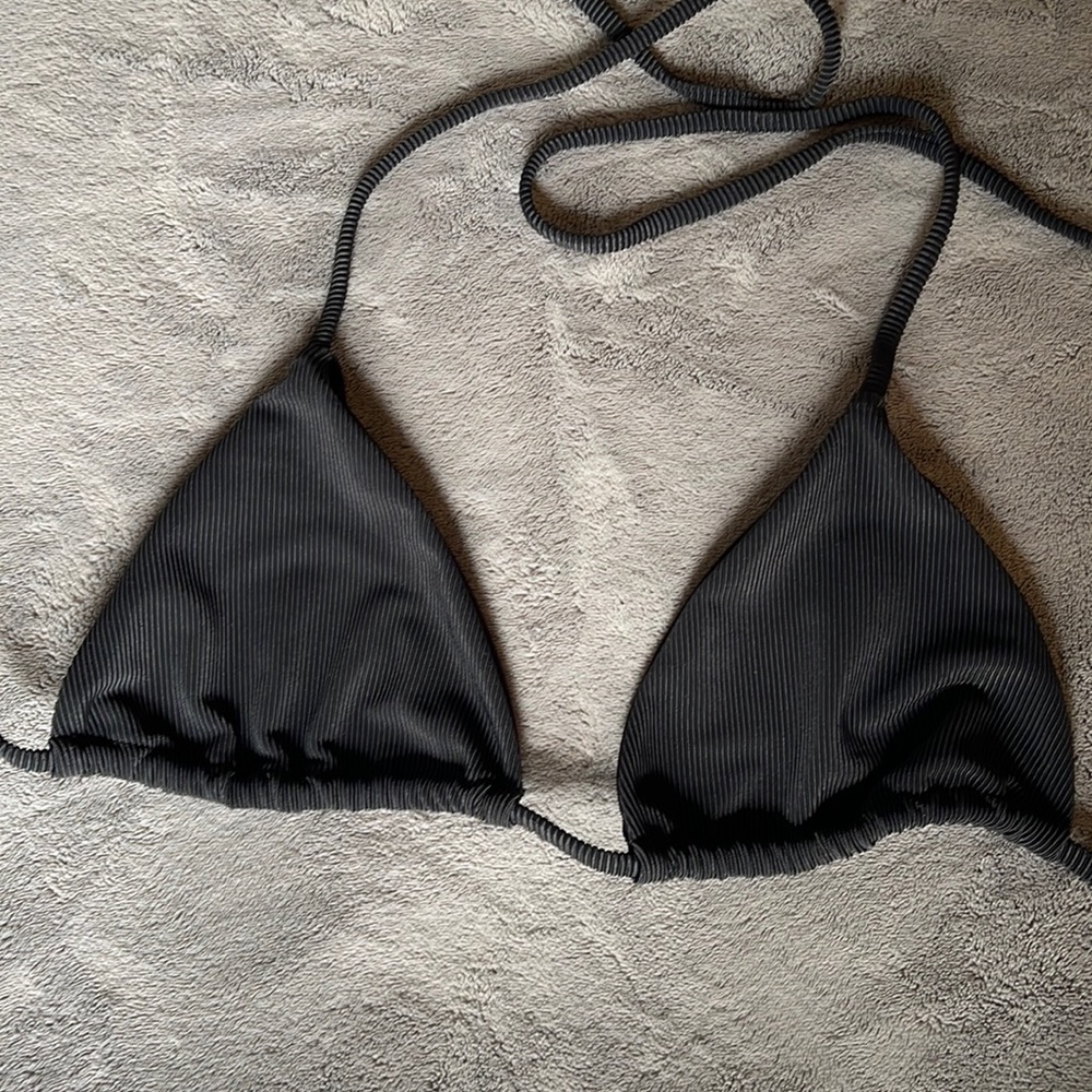 Black bikini top